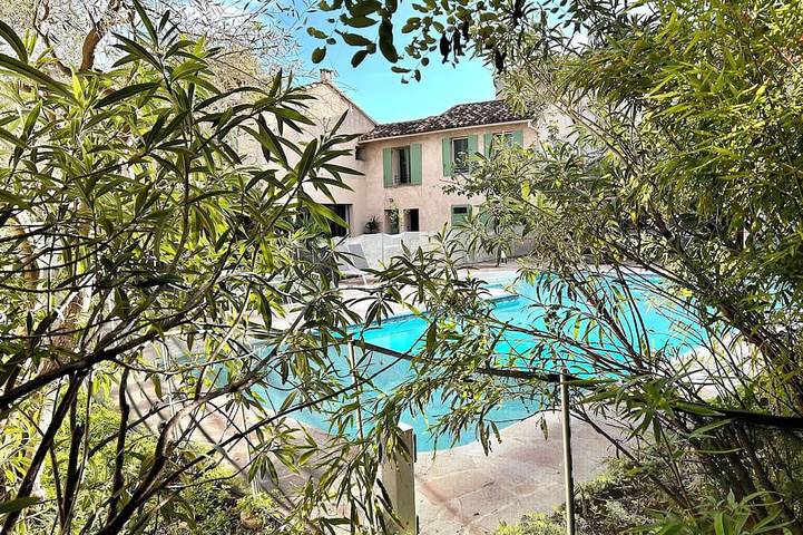 Agriturismo pour 12 personnes, avec piscine à Marseille