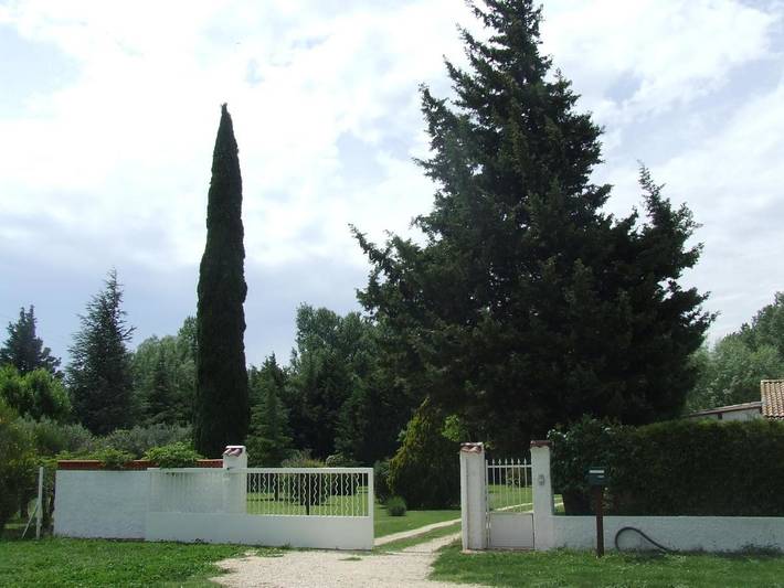 Location de vacances pour 2 personnes, avec vue ainsi que piscine et jardin à Courthézon - 2