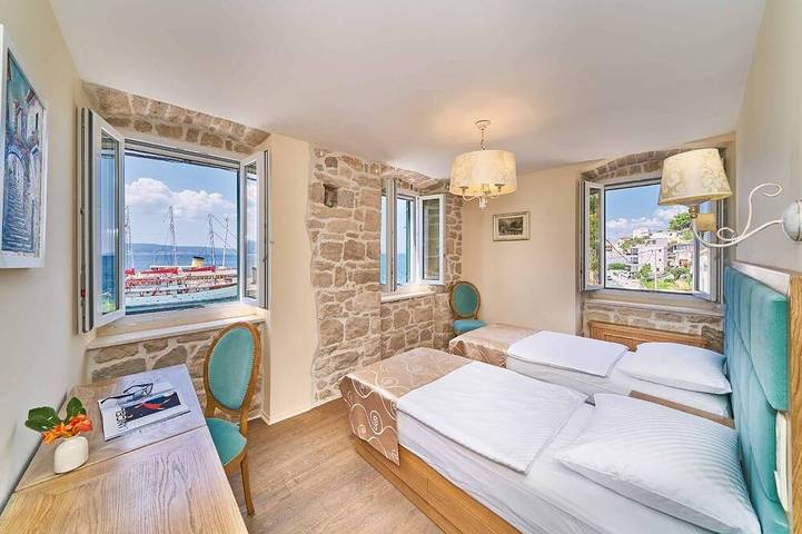 Schloss für 12 Personen, mit Garten und Whirlpool in Dalmatien - 2