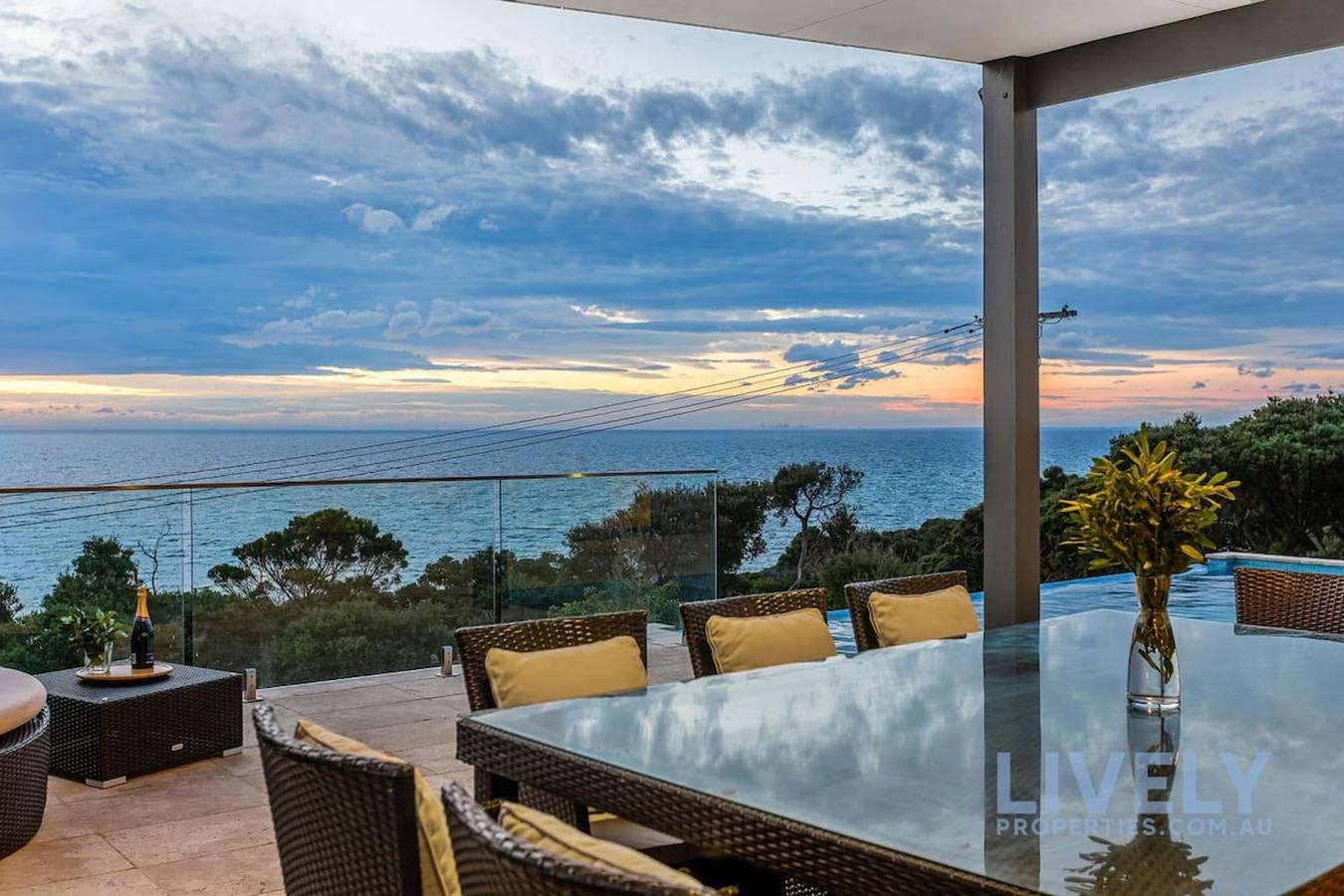 The Ocean s Edge Luxury Entertainer with Views in Melbourne, Mornington Peninsula