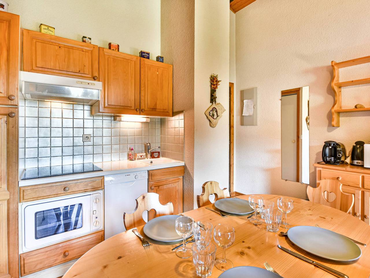 Apartamento entero, Apartamento para 6 personas en barrio tranquilo con navette a la puerta in Les Gets, Region Bonneville