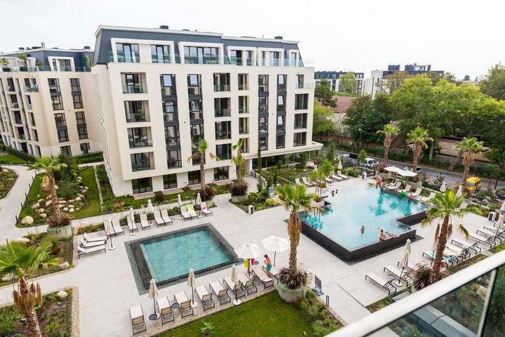 Ferienwohnung für 4 Personen, mit Garten und Ausblick sowie Pool und Kinderpool - 1