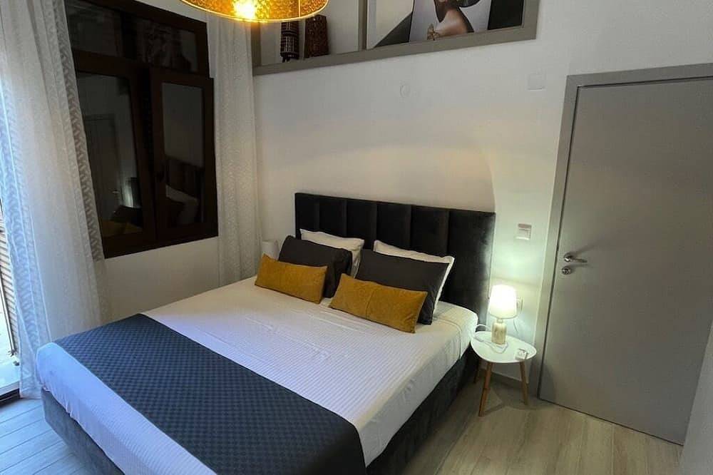 Geheel appartement, Luxury city apartment in a central location, 10 minutes from the nearest beach in Rhodos Stad, Rhodos