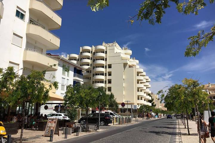 Ganze Wohnung, Ferienwohnung - 2   Räume - 4   Personen in Praia da Rocha, Portimão