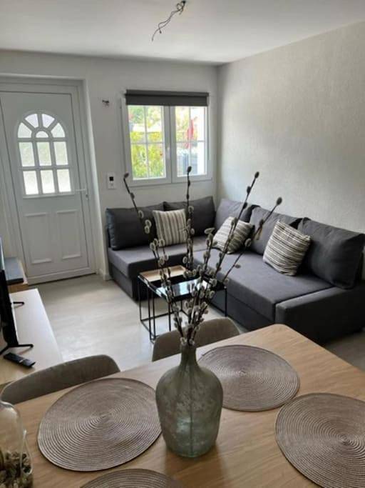 Gîte pour 4 personnes, avec piscine et jardin, animaux acceptés à Attalens