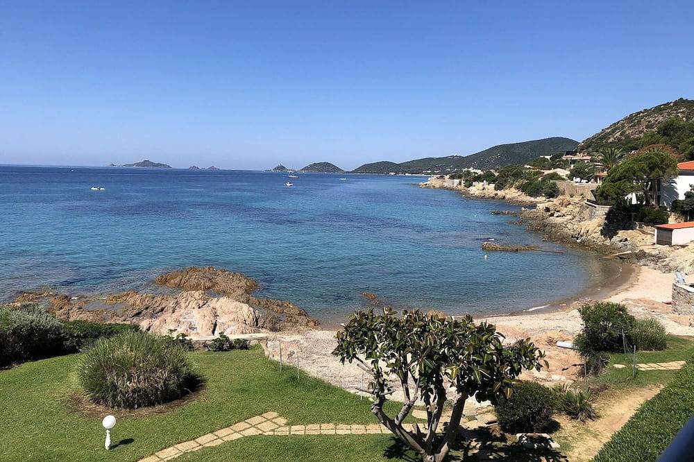 Appartement entier, «  Les Pieds Dans L Eau »  À Ajaccio Rte Des Sanguinaires -Appartement 4 Pers in Ajaccio, Golfe D'Ajaccio