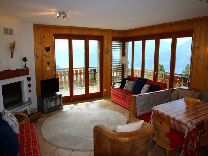 Ferienwohnung für 6 Personen, mit Pool und Balkon, kinderfreundlich in Nendaz