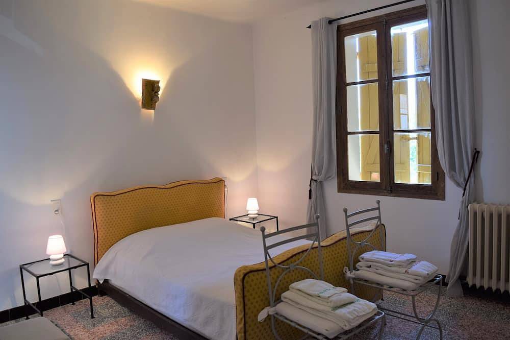 Grande maison, piscine privée, proche Béziers et Canal du Midi, calme garanti in Béziers, Côte méditerranéenne (France)