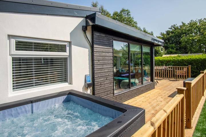 Ferienhaus für 2 Personen, mit Whirlpool und Balkon sowie Garten in Wales - 3