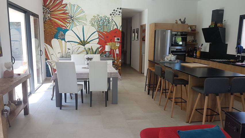 Location de vacances pour 6 personnes, avec terrasse ainsi que piscine et jardin à Belvézet - 3