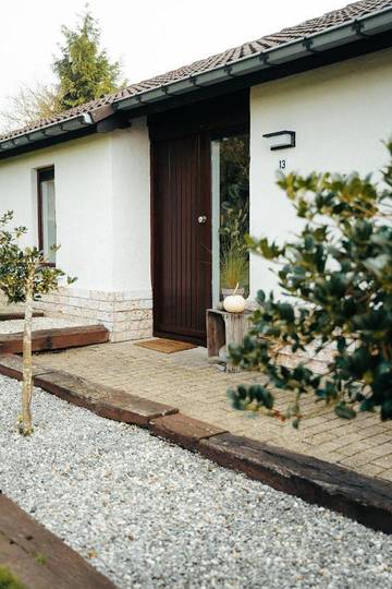 Gîte pour 6 personnes, avec vue et piscine ainsi que sauna et jardin à Burg-Reuland