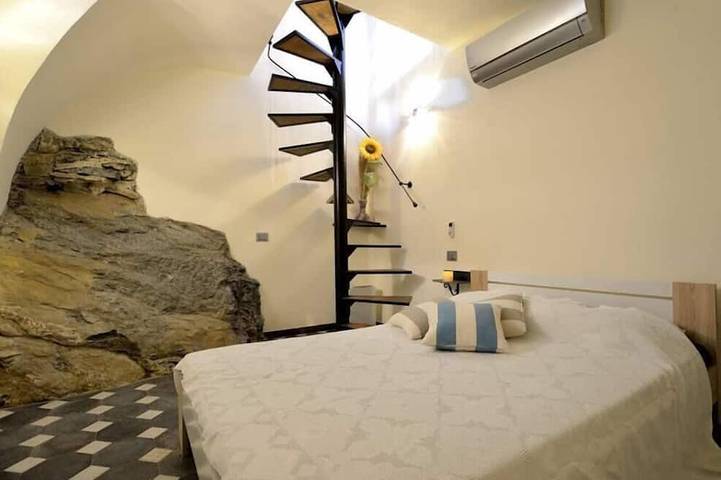 Location de vacances pour 4 personnes, avec Balcon ainsi que Jacuzzi et Jardin à Diano San Pietro - 2