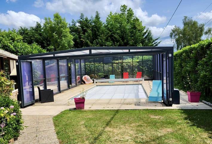 Gîte pour 8 personnes, avec vue ainsi que jardin et piscine, animaux acceptés à Fervaques