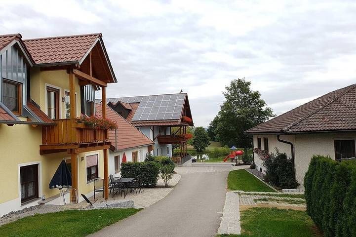 Ganze Wohnung, 110qm großes, freistehendes Holzhaus mit 3 Schlafräumen in Neunburg vorm Wald, Naturpark Oberpfälzer Wald