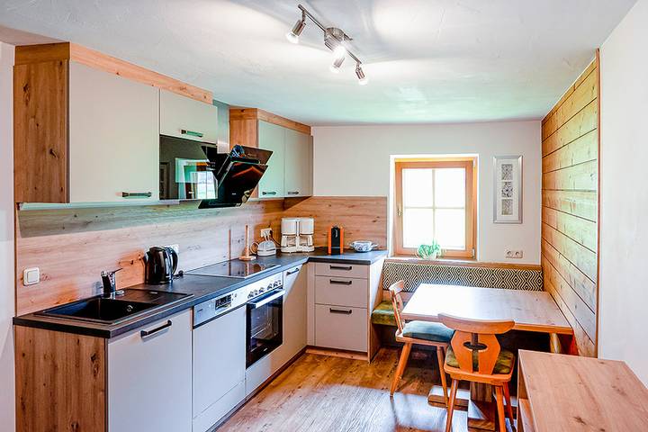 Ferienwohnung für 14 Personen, mit Balkon und Garten sowie Ausblick in Neukirchen am Großvenediger - 4