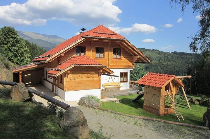 Ferienhaus für 9 Personen, mit Whirlpool und Garten sowie Sauna und Terrasse