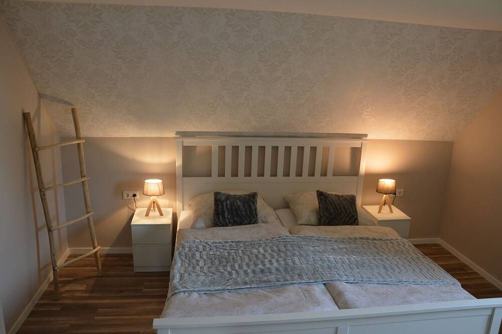 Ferienhaus Eifel-Charme mit Sauna & Badewanne in Birgel, Vulkaneifel