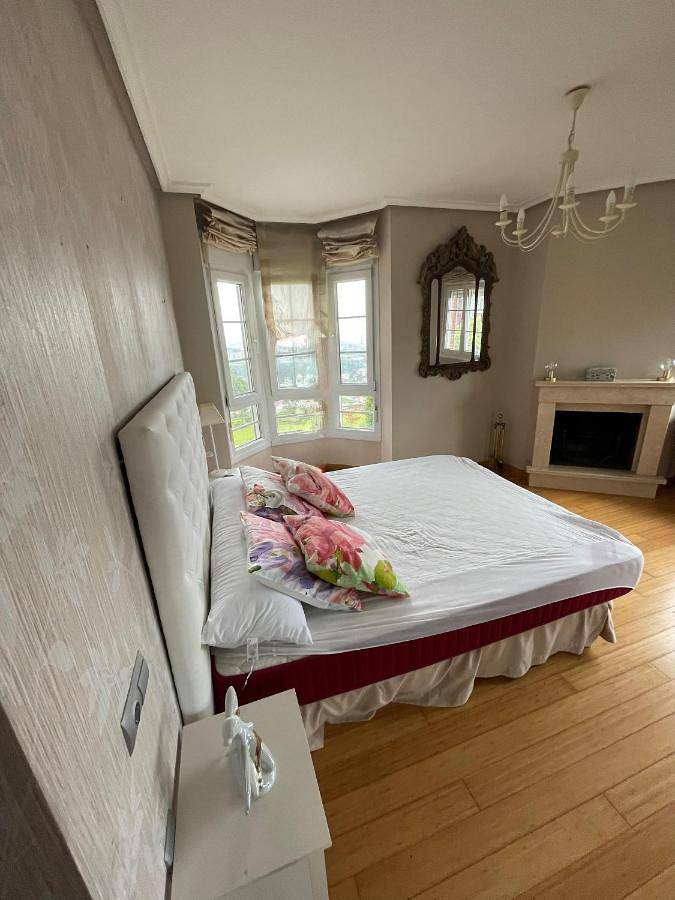 Casa de vacaciones para 9 personas, con jardín además de vistas y terraza, Se admiten mascotas - 1