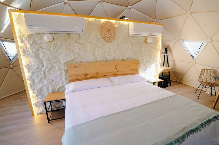Private boutique bubble under the stars in Archidona, Málaga Provinz