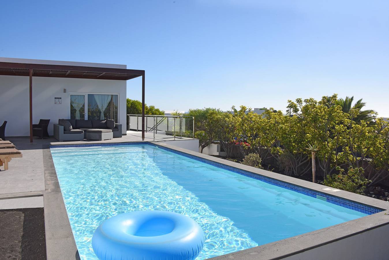 Ferienvilla 'Ereza Villas Royal Deluxe Hoopoe-10' mit Bergblick, Wlan und Klimaanlage in Montaña Roja, Yaiza