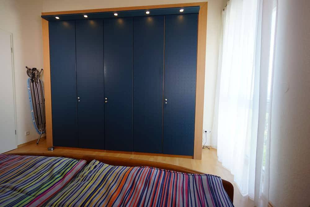 Ganze Wohnung, Ferienwohnung \"Florentin\" \nsüdbalkon mit See, - Berg- und Mainaublick in Daisendorf, Region Bodensee-Oberschwaben