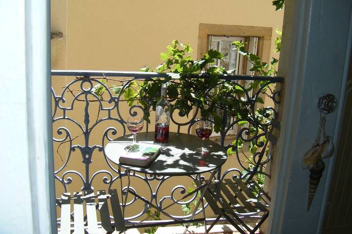 Gîte pour 3 personnes, avec balcon à Thézan-des-Corbières