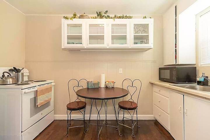 Vacation rental for 3 people, with yard and balcony in Amarillo