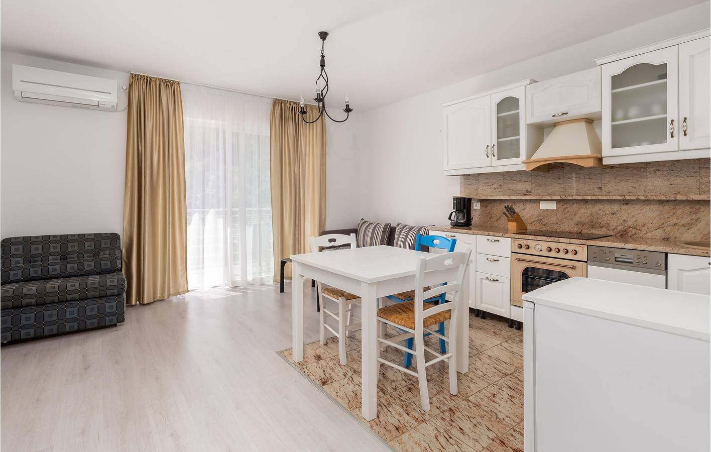 Ganze Ferienwohnung, Ferienwohnung für 4 Personen mit Terrasse in Moscenicka Draga, Opatija Riviera