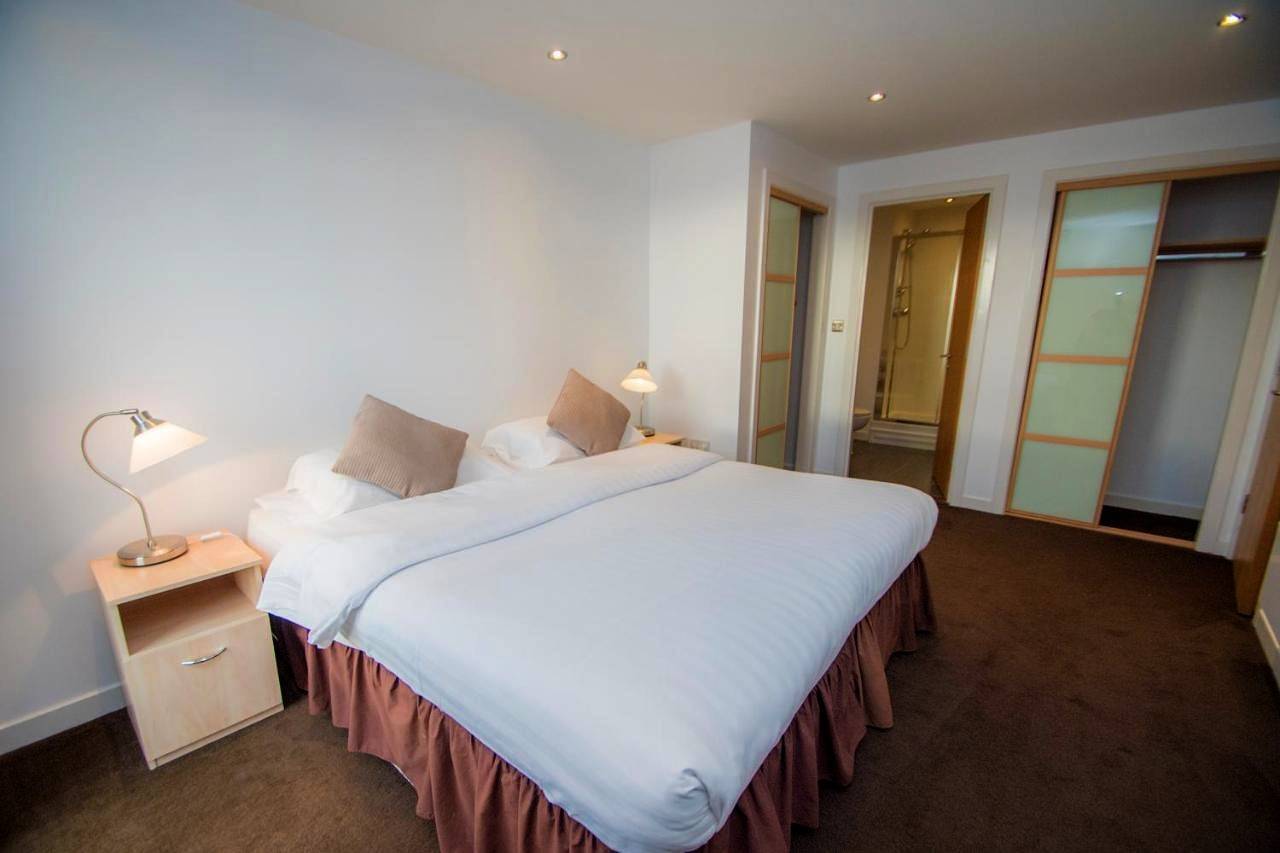 Apartmenthotel for 10 people with garden in Leith, Edinburgh