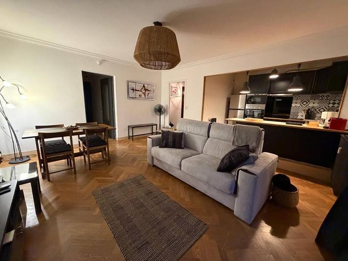 Gîte pour 4 personnes, avec balcon à Bron - 2