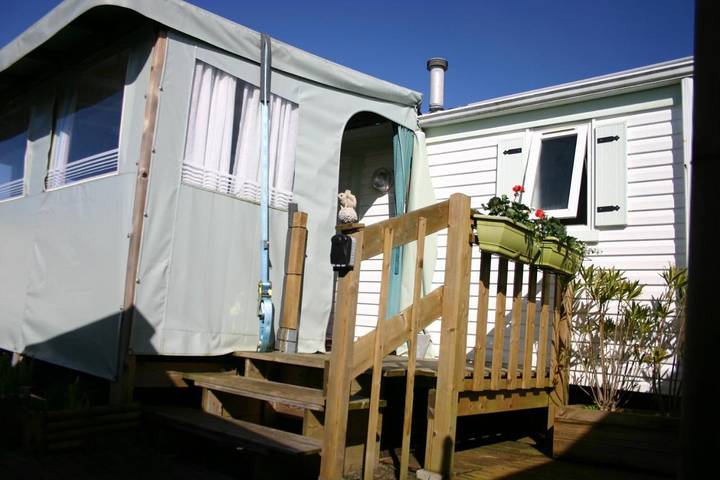Camping pour 5 personnes, avec Terrasse ainsi que Jardin et Vue