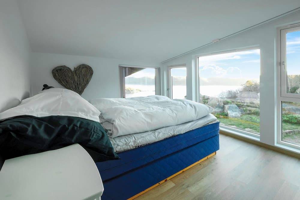 Maison confortable à Lyngdal avec Wi-Fi in Lyngdal