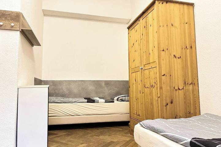 Ganze Wohnung, Spacious group accommodation for 12 people. Ideal for professionals or expats. in Friedeburg, Landkreis Wittmund