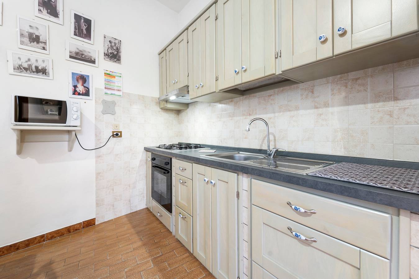 Ganze Wohnung, Ferienwohnung '1' mit Gemeinschaftsgarten und Klimaanlage in San Giovanni Suergiu, Sulcis Iglesiente