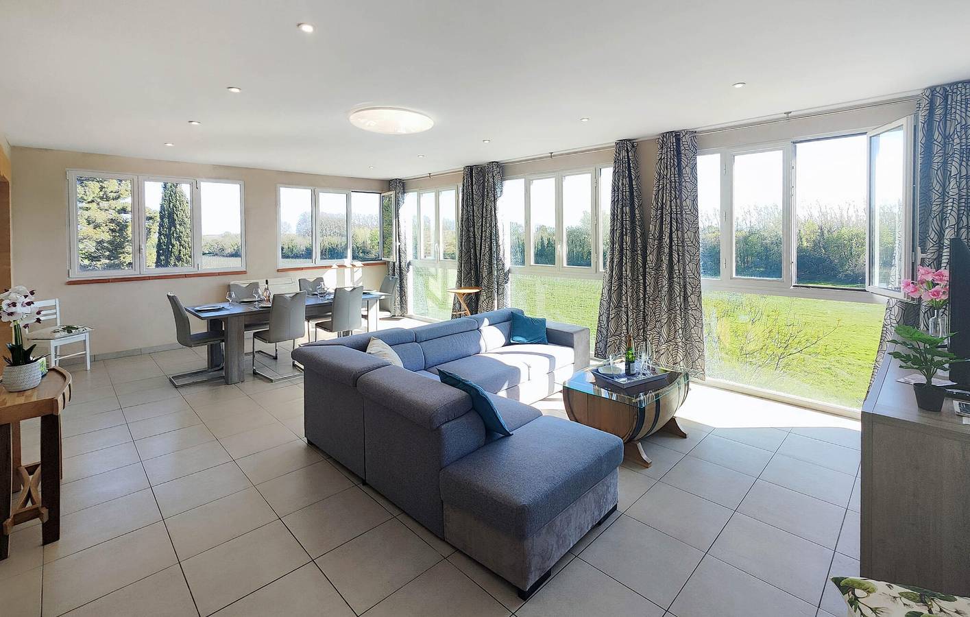 Ganze Ferienwohnung, Gemütliche 2-Zimmer-Wohnung mit Pool, in der Nähe des Flusses und des Stadtzentrums in Mirepeisset in Sallèles-d'Aude, Mittelmeerküste (Frankreich)