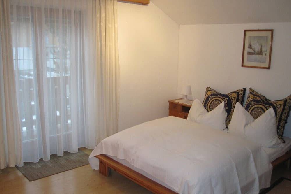 Ganze Wohnung, Entzückende Ferienwohnung inmitten der majestätischen Alpen, nahe Schilift in Lechtaler Alpen, Heiterwang