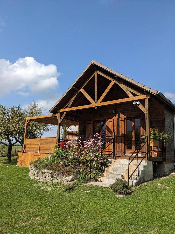 Chalet pour 2 personnes, avec Jacuzzi et Terrasse ainsi que Jardin et Vue dans l' Aube - 2