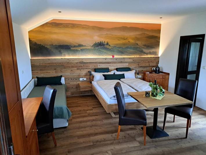 Location de vacances pour 3 personnes, avec vue et jardin dans Ormož