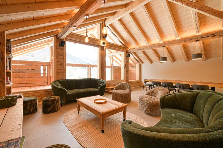 Gîte pour 14 personnes, avec jacuzzi ainsi que balcon et jardin en Haute-Savoie - 2