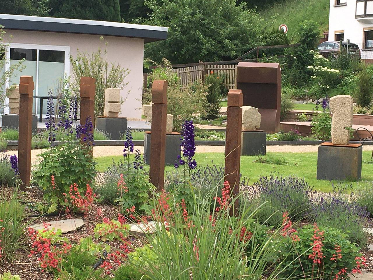 Gästehaus Kunststiftung Bernhard Müller-Feyen - Exklusives 2-Bett-Ferienhaus im Skulpturengarten in Adenau, Osteifel