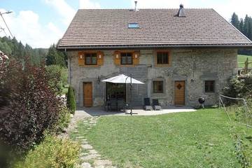 Gîte pour 6 personnes, avec jardin et terrasse à Saint-Laurent-en-Grandvaux