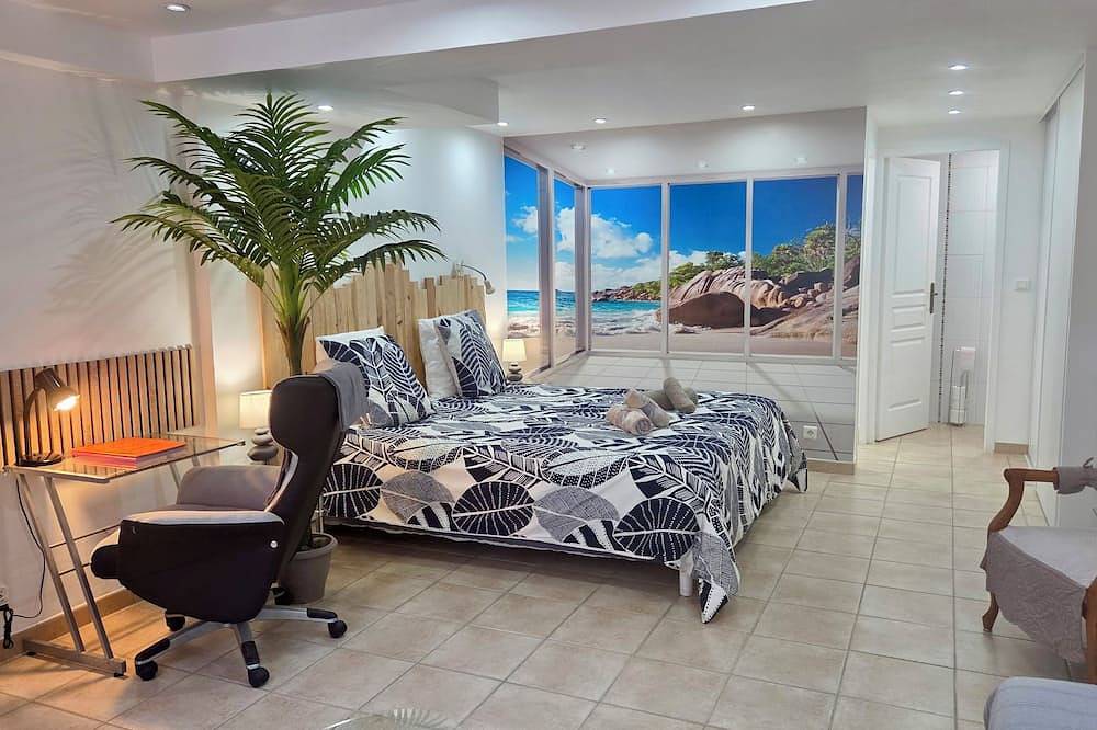 T2 45m2 with garden, Air conditioning, Parking, Quiet, Comfortable, Beach 800m in Saint-Raphaël, Mittelmeerküste (Frankreich)