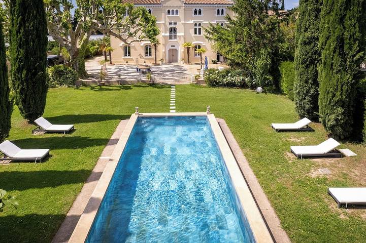 Château pour 10 personnes, avec piscine en Provence