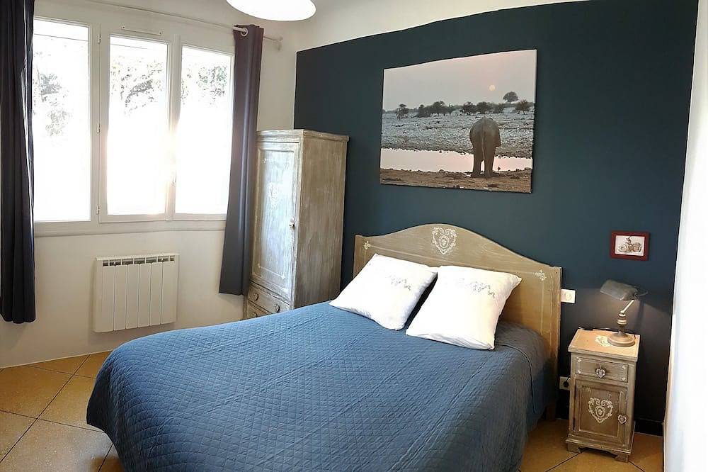 Mazet des Farfadets : Country house with swimming pool in Sarrians, Vaucluse