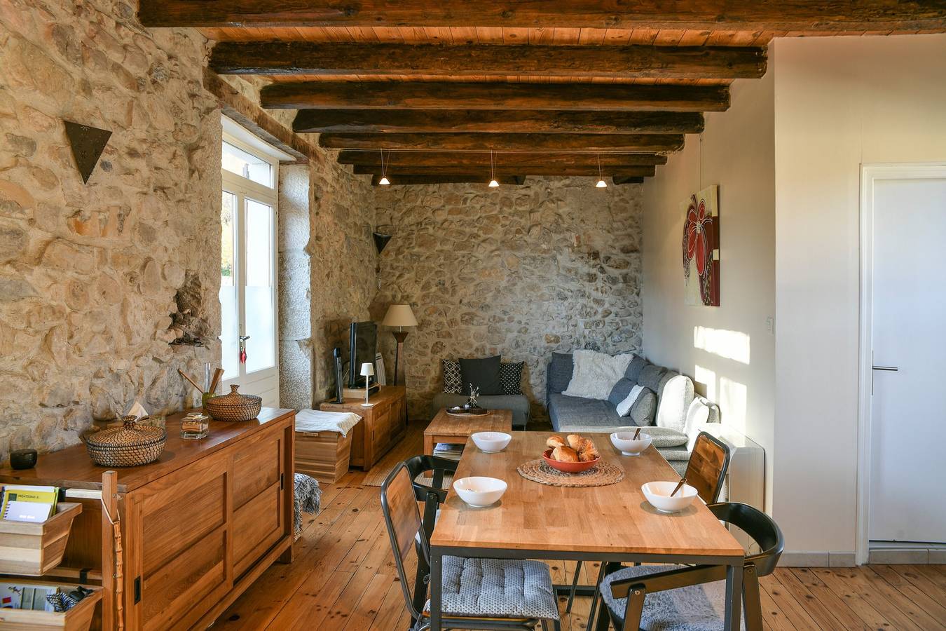 Holiday Home 'Casa Mialy - Clim Wifi Terrasse' with Mountain View, Wi-Fi and Air Conditioning in Saint-Vincent-de-Mercuze, Isère