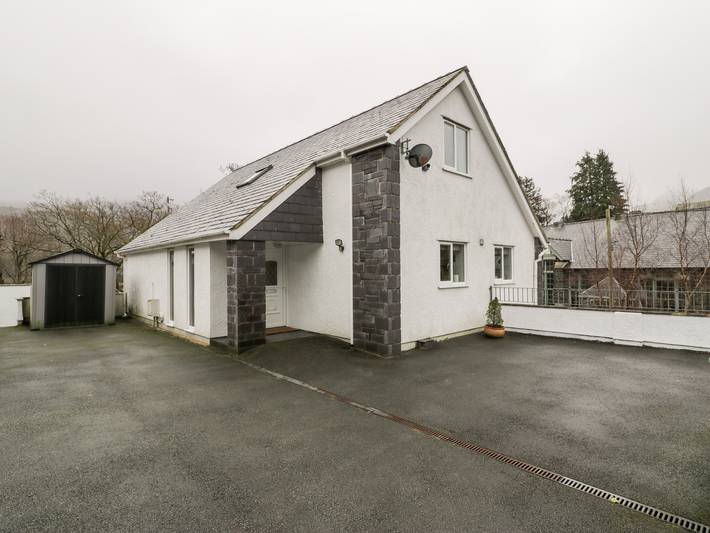 Cottage for 10 people, with Balcony and Garden in Llanberis