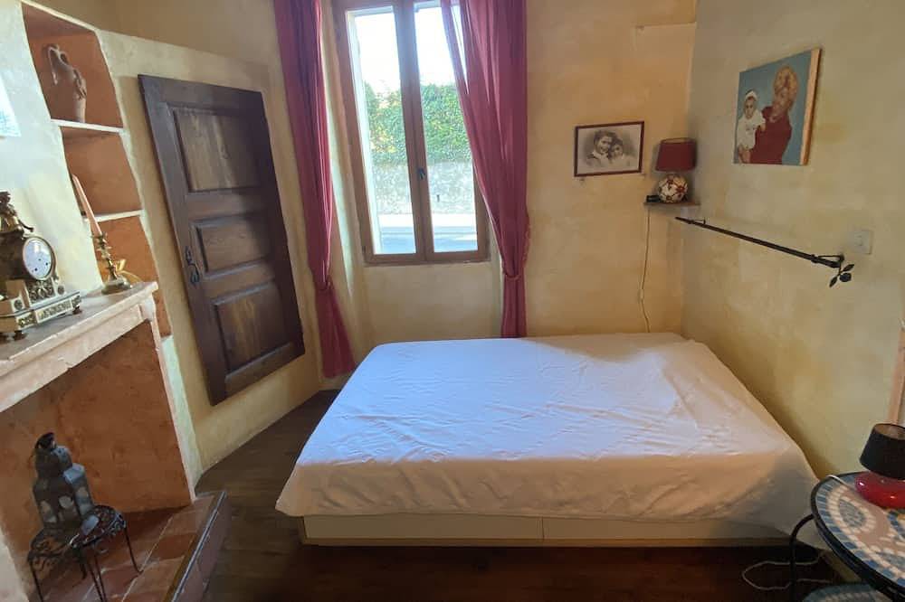 Magnificent Provencal village house in Mirabel-aux-Baronnies, Nyons region