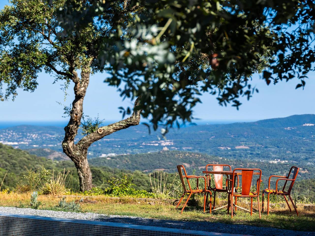 Appartement de vacances entier, Mas provençal vue mer | piscine chauffée, tennis, pétanque | 20 min St-Tropez in La Garde-Freinet, Côte méditerranéenne (France)