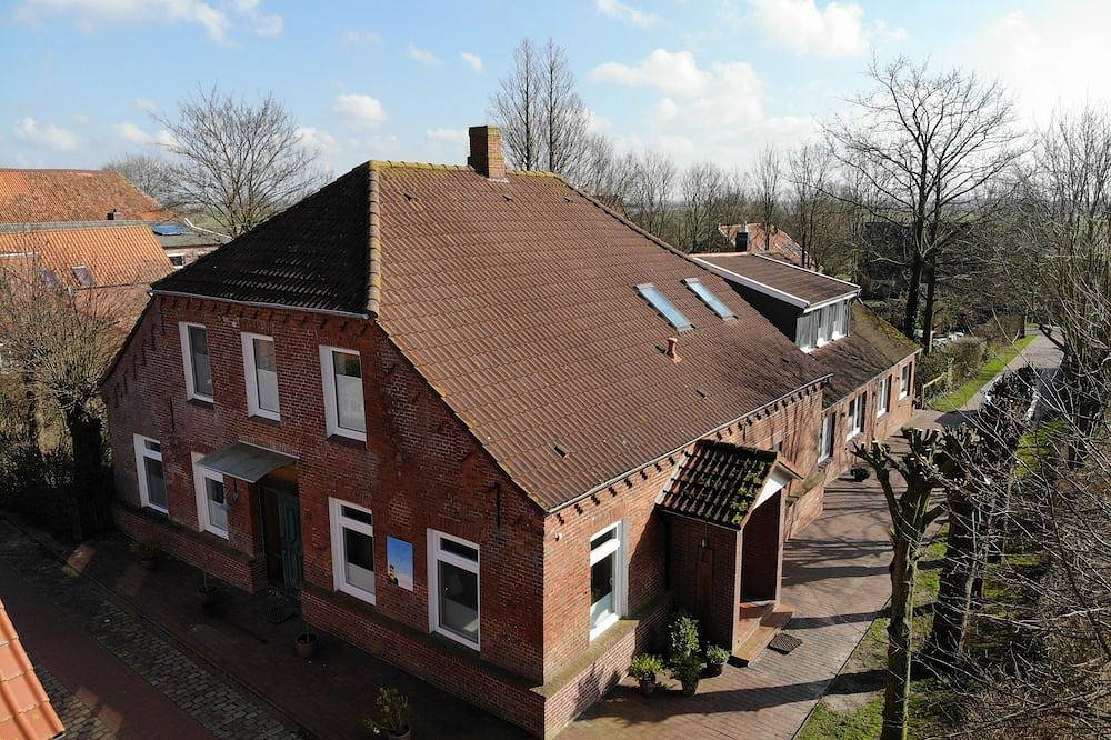 Ganze Wohnung, Ferienwohnung \"Seestern\" mit großem Garten im Herzen von Pilsum in Pilsum, Krummhörn