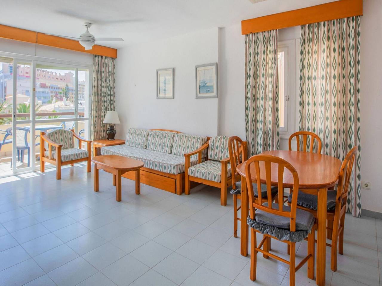 Apartamento entero, Apartamento de vacaciones para 4 personas con jardín in Playa Serena (Roquetas de Mar), Roquetas de Mar